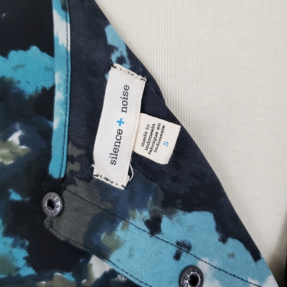 UO Silence + Noise Cold Shoulder Dress - Picture 14 of 15